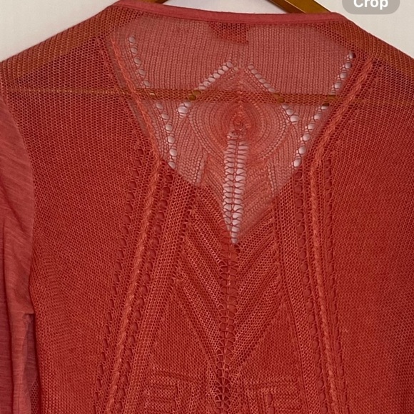 Ariat Henley Shirt Crochet Knit Back Hi Low Coral Red Sz M Boho Western Festival - Picture 3 of 6
